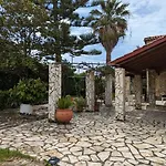 Almyros Garden House Vilă