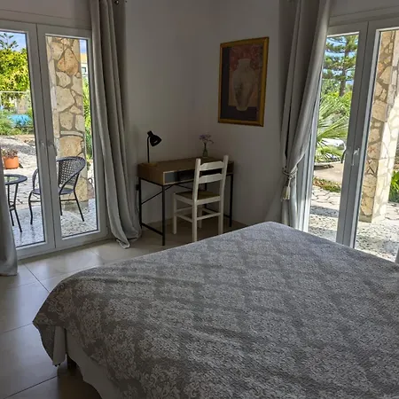Almyros Garden House *