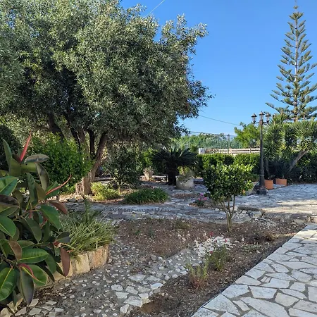 Almyros Garden House Vila