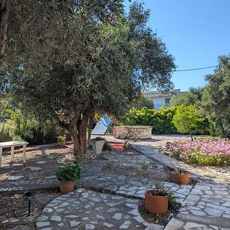 Almyros Garden House *