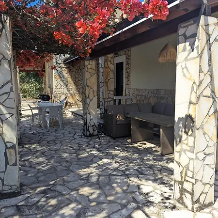 Almyros Garden House Vila *