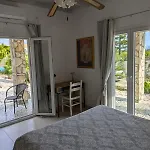 Almyros Garden House ヴィラ