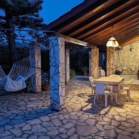 Almyros Garden House *