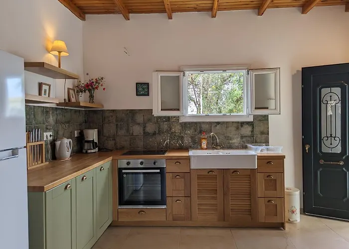 Almyros Garden House *