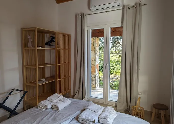 Almyros Garden House Villa *