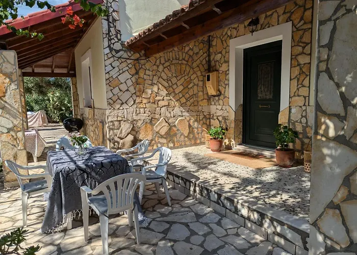 Almyros Garden House *